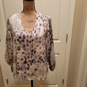 NWT Woman's lined V-neck Python color, Bell sleeves. Sweet Midnight Chiff…